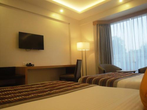 Televisyen dan/atau pusat hiburan di The Fern Residency, MIDC, Pune
