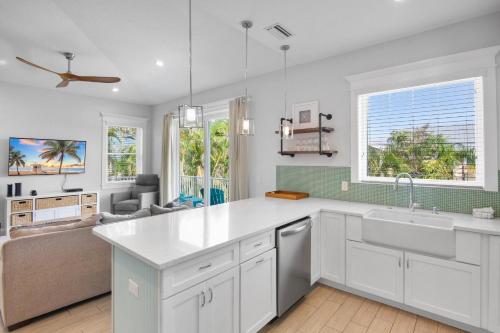 Køkken eller tekøkken på Day Break Bungalow