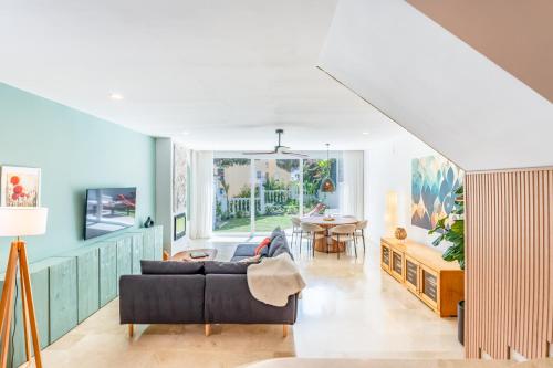 VB Torrequebrada Townhome 3BR near the sea