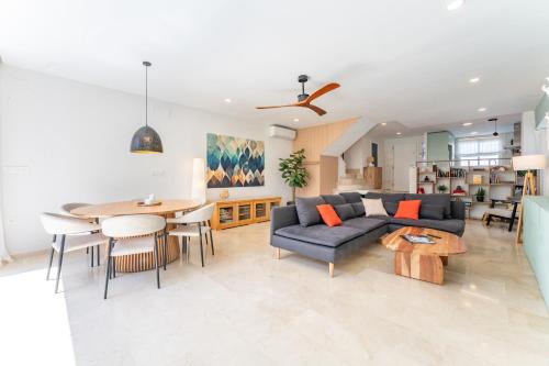VB Torrequebrada Townhome 3BR near the sea