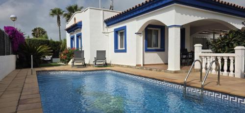 Riumar "Delphine", 100m to beach, private pool, On-Site-Service, dog beach