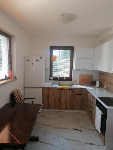 Cuina o zona de cuina de Pelister Riverside Chalet