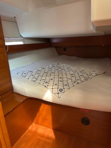 Katil atau katil-katil dalam bilik di Yacht Hotel , 4 Cabin