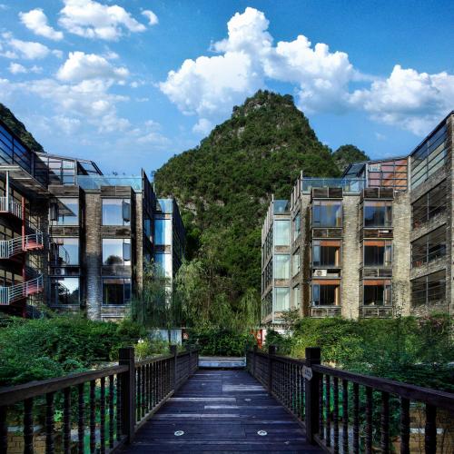 Pemandangan gunung umum atau pemandangan gunung yang diambil dari homestay