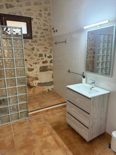 a bathroom with a sink and a shower at Agroturismo Finca Dalt Murada in Binissalem