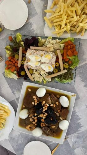 Comida en o cerca de esta villa