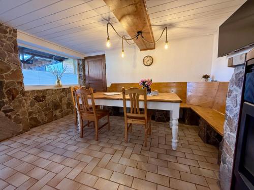 Kuchyň nebo kuchyňský kout v ubytování Wohnperle Bauernhaus Meusegast