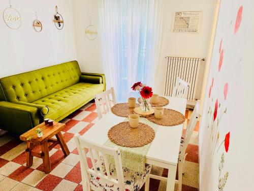 Monteverde 61 - Quiet Apartment with Easy Transport to Rome Center - by Holiday Homes Rome
