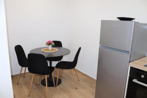 Dapur atau dapur kecil di Apartments Ivana
