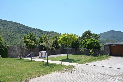 Un paisaje natural cerca de la villa
