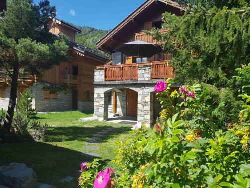 Méribel - 200 m des pistes de ski - Appartement dans chalet - parking privé