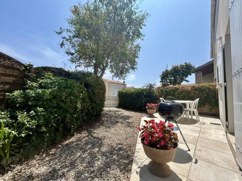 Maison avec jardinet proche port, 4 couchages, La Cotinière - FR-1-246A-354