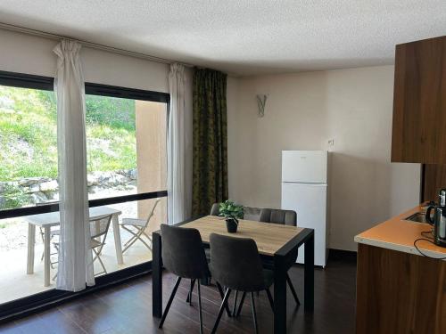 Studio confortable à Jausiers avec terrasse et accès piscine, idéal pour 4 personnes - FR-1-165B-56
