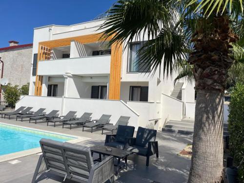 Villa Aquamarine Apartments