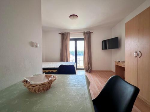 Apartments Palit Rab