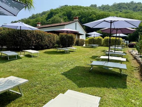 Κήπος έξω από το Le Village Sarzana