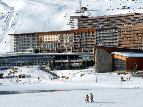 Appartement spacieux, proche des pistes, balcon, WIFI inclus