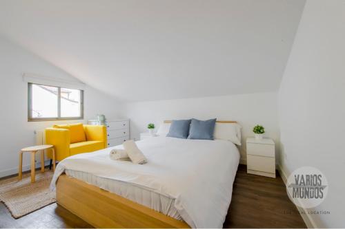 Postel nebo postele na pokoji v ubytování Altura en Madrid para 3, Carretas 25