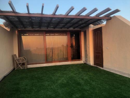 Laserina palm Khorshed stadio direct on beach there extra entrance fees 250 LE per adult for families only