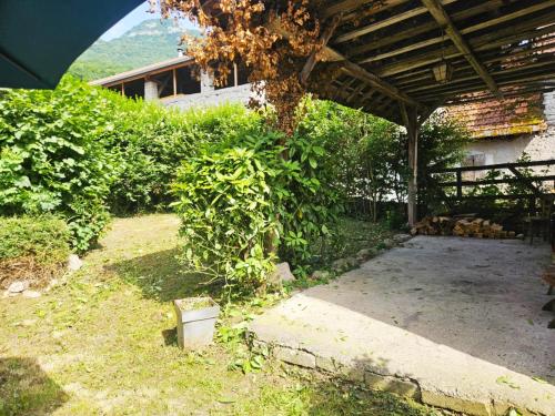 Zahrada ubytování Charmante maison avec jardin au coeur du vignoble Savoyard