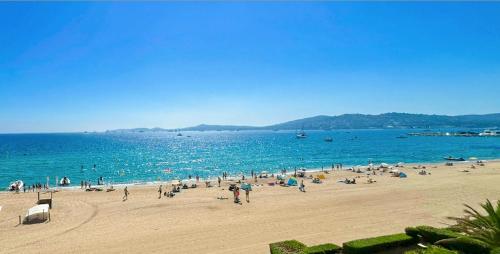 Appartement front de mer, plage vue mer