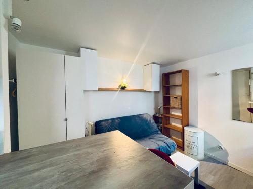 Studio proche Tram T2