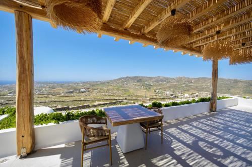 Gallery image of WhiteArt Suites in Agrari