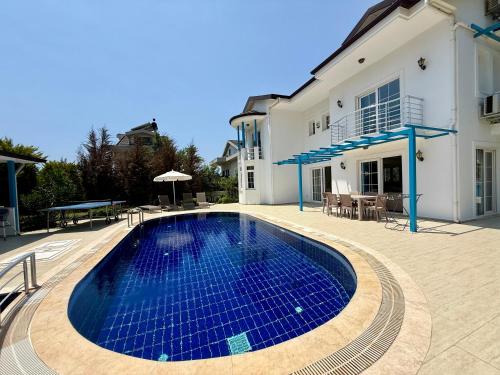 Φωτογραφία από το άλμπουμ του Villa Fergana - Oludeniz σε Ahatli