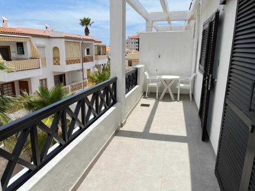 Lovely 2 bed Apartment 17A3 Victoria Court 1,Los Cristianos, Tenerife