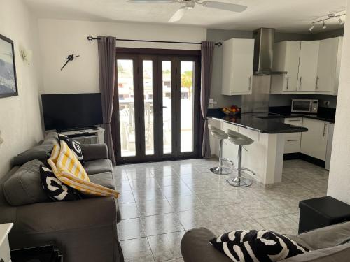 Lovely 2 bed Apartment 17A3 Victoria Court 1,Los Cristianos, Tenerife