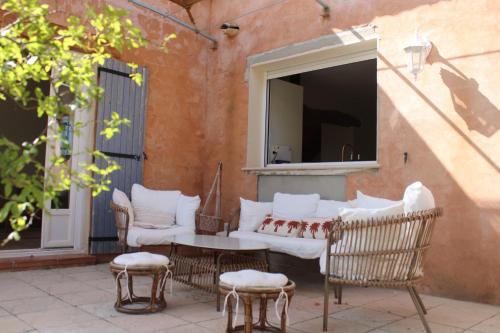 Photo de la galerie de l'établissement Les trois cypres, à Séguret