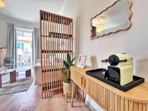 Ref 119 - Slow Riviera T2 - Rue de France