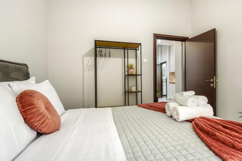Athenian Petralona Suite near Athens City centre