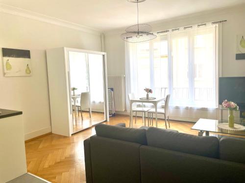 6 minutes walking from Lausanne railway station