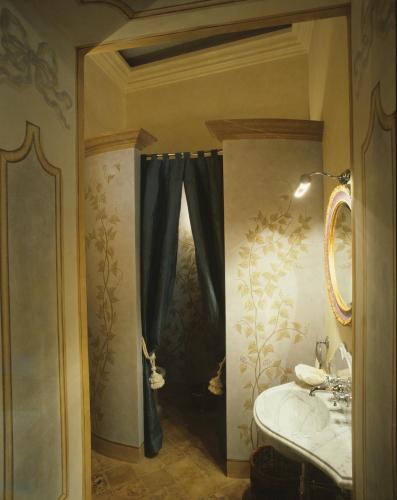 Bilik mandi di Casa Raiola by CapriRooms