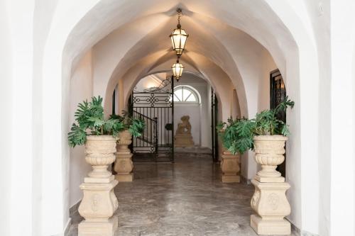 Muka bangunan atau pintu masuk Casa Raiola by CapriRooms