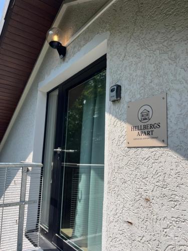 Certifikát, hodnocení, plakát nebo jiný dokument vystavený v ubytování HellbergsApart
