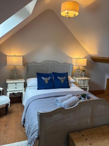 Ένα ή περισσότερα κρεβάτια σε δωμάτιο στο Hideaway Barn Coltishall Norfolk broads
