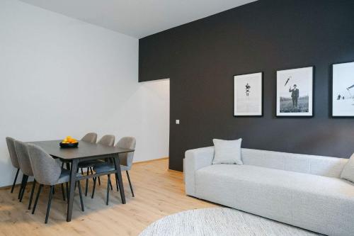 Homey 2BR perfect for 4-6 metro close to Naschmarkt
