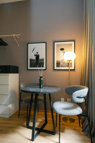 Neat 2BR perfect for 4 free parking