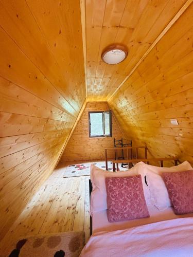 Voodi või voodid majutusasutuse Casa Ursu toas