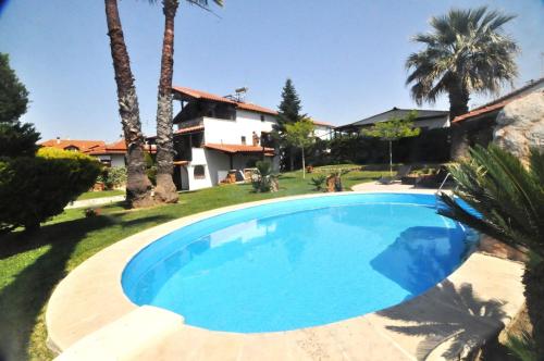 Bazén v ubytování Palm Nest Villa with private pool in Chalkidiki nebo v jeho okolí