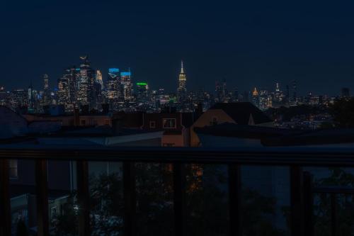 Nespecifikovaný výhled na destinaci Hoboken nebo výhled na město při pohledu z apartmánu