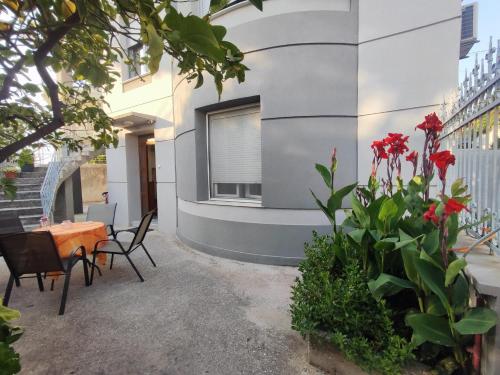 Myrsini Rooms