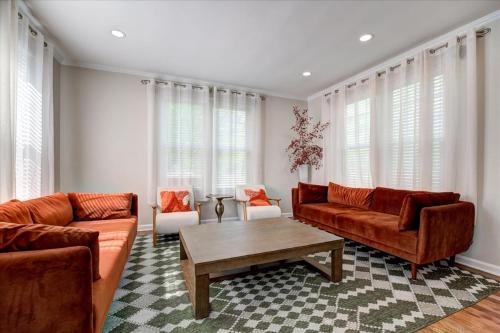 Ảnh trong thư viện ảnh của 7BR Spacious Property Perfect For up to 15! ở Orange