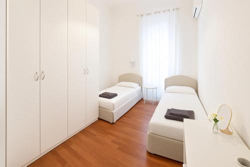 Casa Ozanam - quiet and spacious 6 beds - metro Lima Buenos Aires - Duomo 8 min