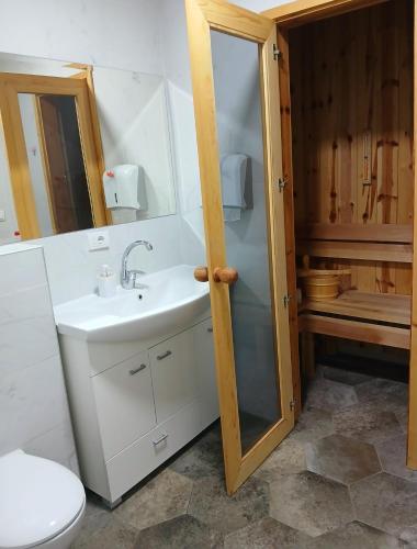 Gambar di galeri bagi House therapy di Sremčica