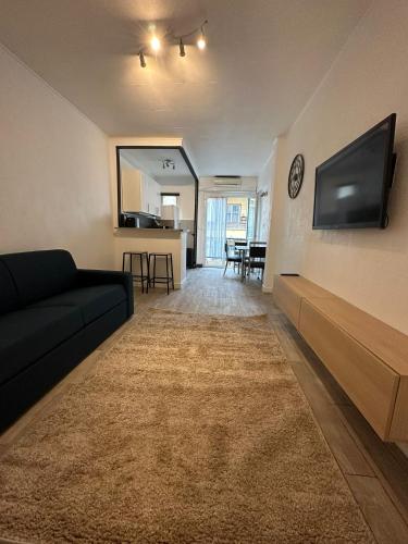 Studio cosy avec balcon - Tramway au pied, proche centre
