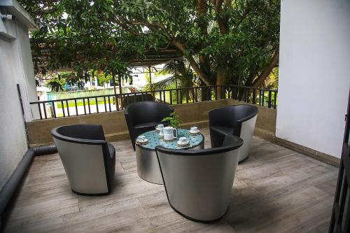 Ruang duduk di The Heaven's Villa - 15 Min from BIA Airport