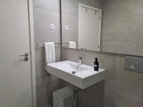 H2OPorto Miragaia - Riverfront apartments in Porto historic district